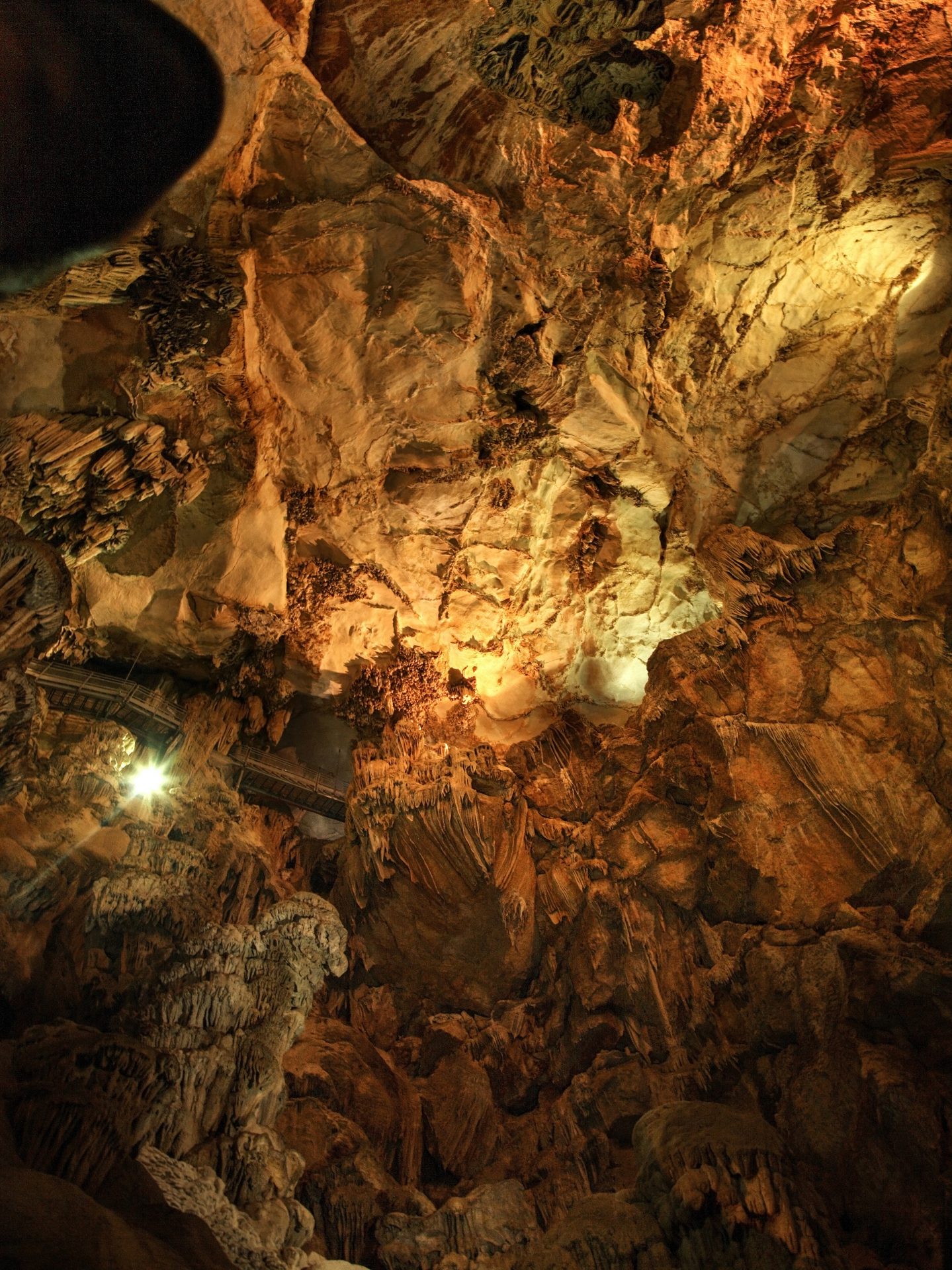 La Grotta di Ispinigoli, una delle grotte più famose in Sardena. Al suo interno L'Abisso Delle Vergini e la stalagmite - stalattite più alta d'Europa